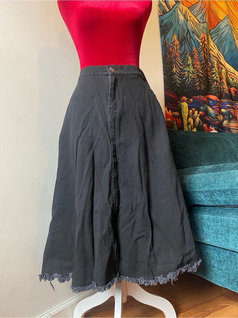 Classic Black A-Line Midi Skirt with Frayed Hem